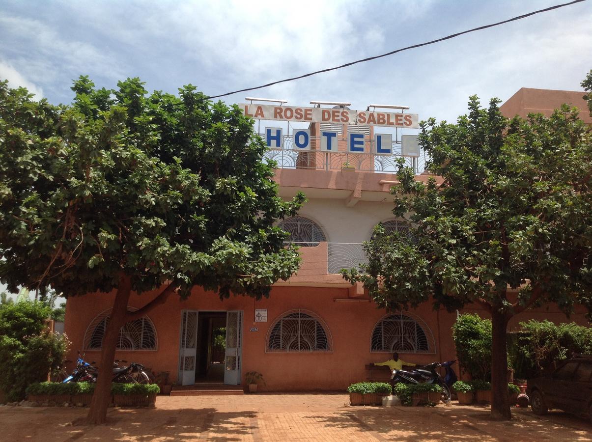 Hotel La Rose Des Sables Ouagadougou Exterior foto